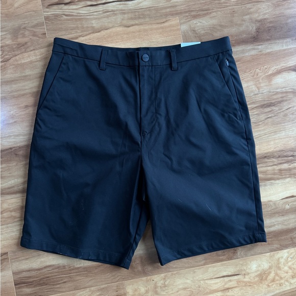 Calvin Klein Men’s Black Shorts 33 - Picture 4 of 5